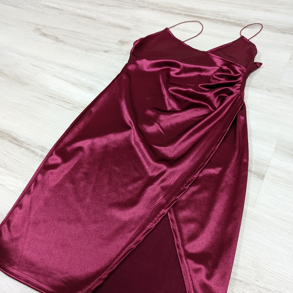 Beautiful Silk Red Mini Dress with Slit - Size S NWOT - Picture 3 of 5